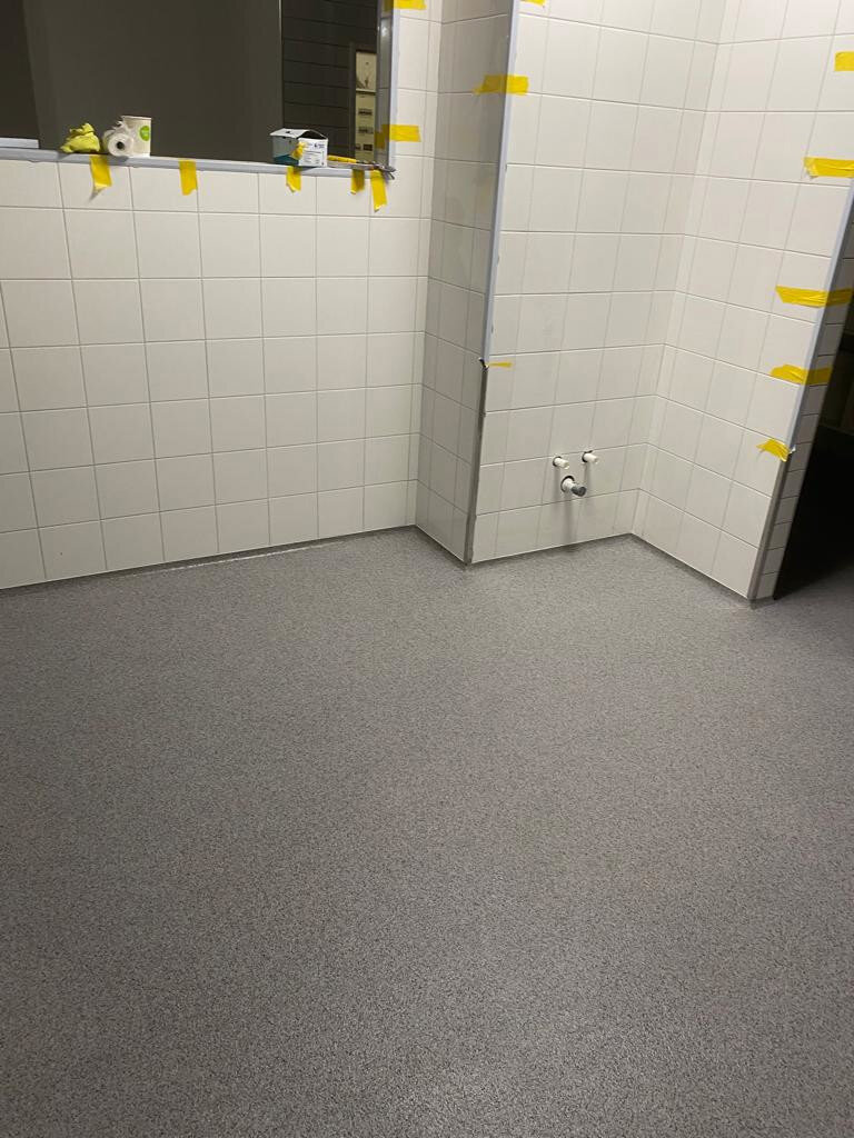 Acrylharz-Bodenbeschichtung aufgetragen von SR-Dienstleistungen