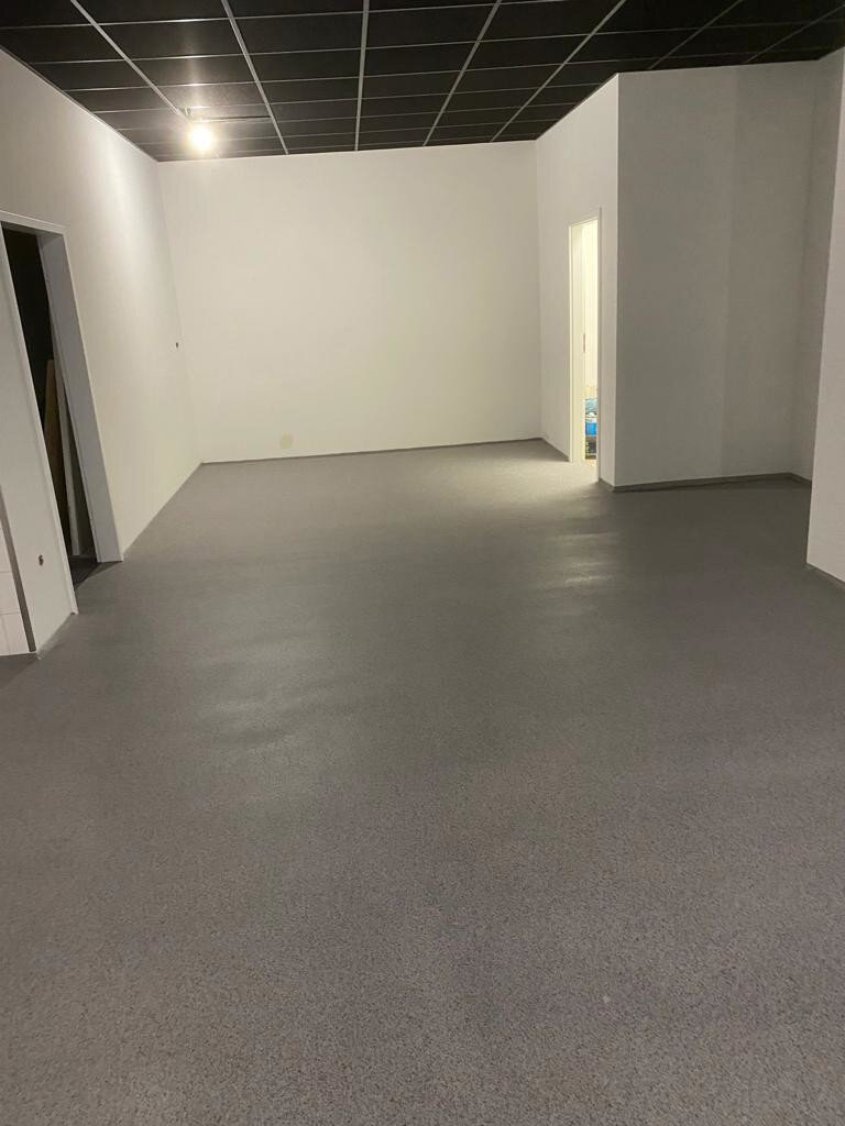 Epoxidharz-Bodenbeschichtung aufgetragen von SR-Dienstleistungen