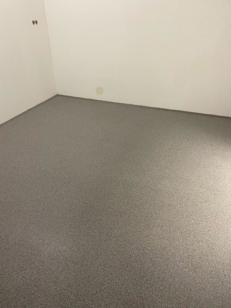 Epoxidharz-Bodenbeschichtung aufgetragen von SR-Dienstleistungen